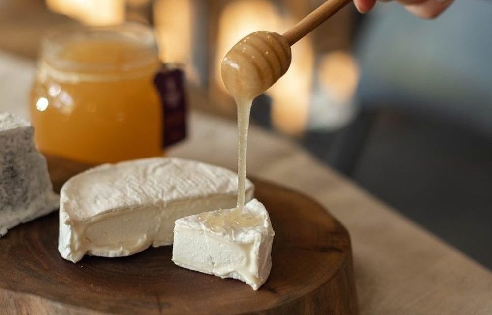 Мягкий сыр с медом